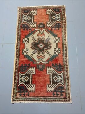 GORGEOUS GEOMETRIC PRAYER HANDMADE-KNOTTED FINE SOFT WOOL RUG 19" X 36"